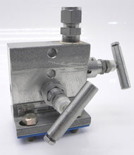 Load image into Gallery viewer, Anderson Greenwood SS316 Valve Manifold M4TPVIS-4-BL - Advance Operations