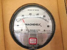 Load image into Gallery viewer, Dwyer MagneHelic 0-1.0 Inch of water Pressure Gage Model 2000 - Advance Operations
