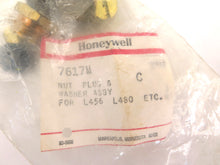 Load image into Gallery viewer, Honeywell 7617M Nut Plug &amp; Washer Assy For L456 L480 Etc. - Advance Operations
