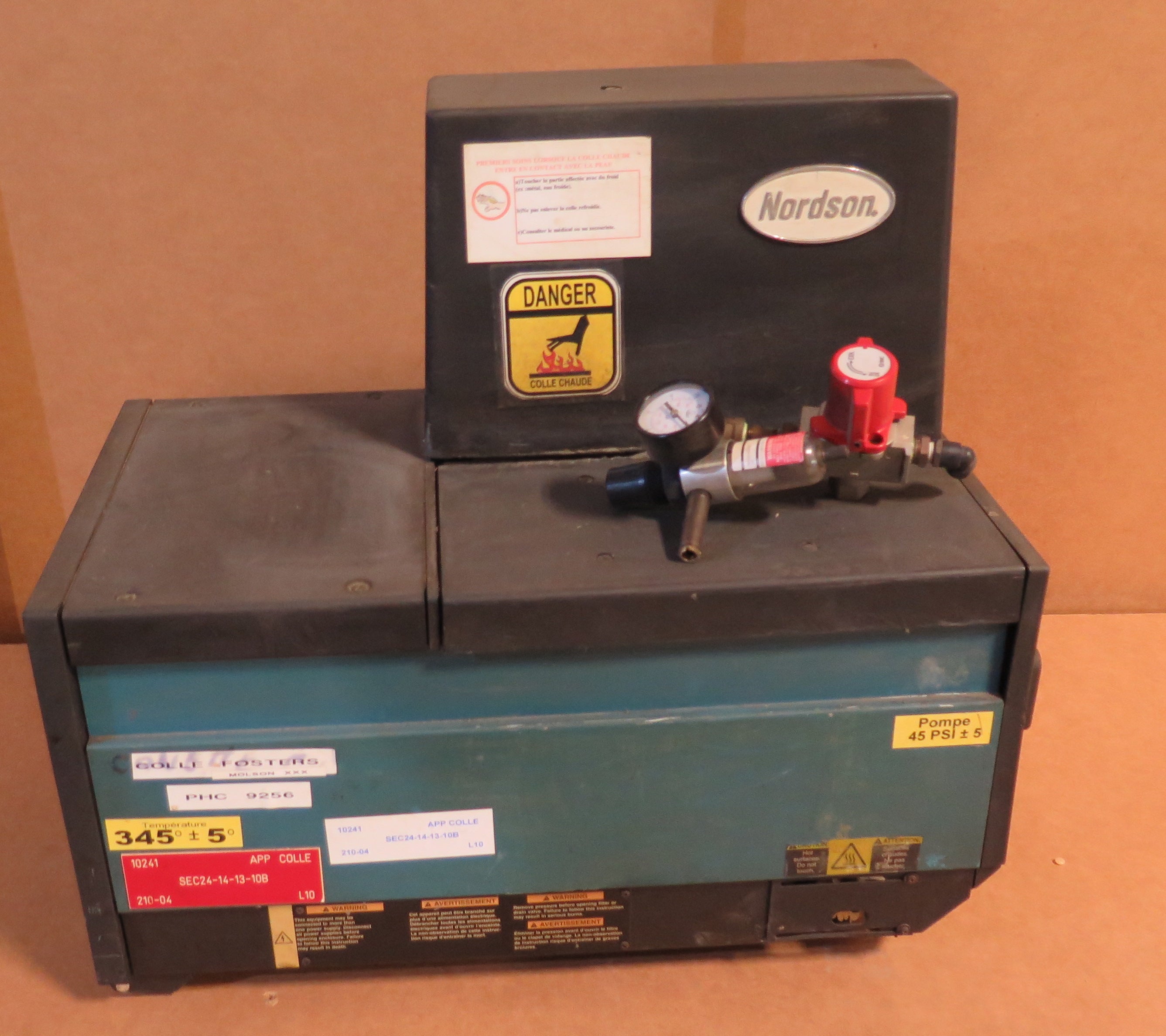 Nordson 3500V-1EAP2F Hot Melt Glue Machine 200-240Vac - Advance Operations