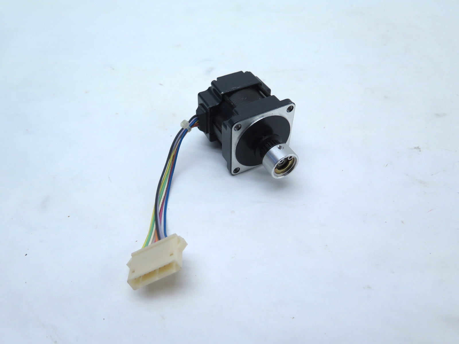 Vexta K033-M Brushless DC Motor 3000RPM 15W - Advance Operations