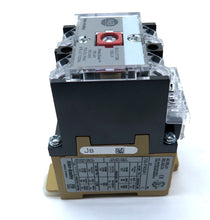 Load image into Gallery viewer, Allen-Bradley 700-P400A1 Control Relay Type P
