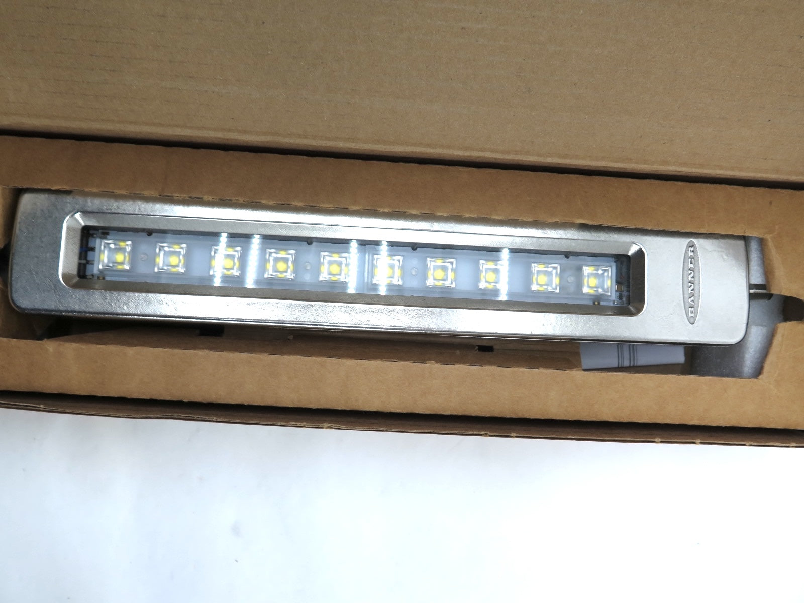 Banner WLC60CW340GSSQ / 800912 Lighting Fixture 316 SS 12-30Vdc - Advance Operations