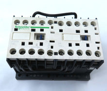 Load image into Gallery viewer, Schneider Electric LP2 K0901BD Contacteur Reversing - Advance Operations
