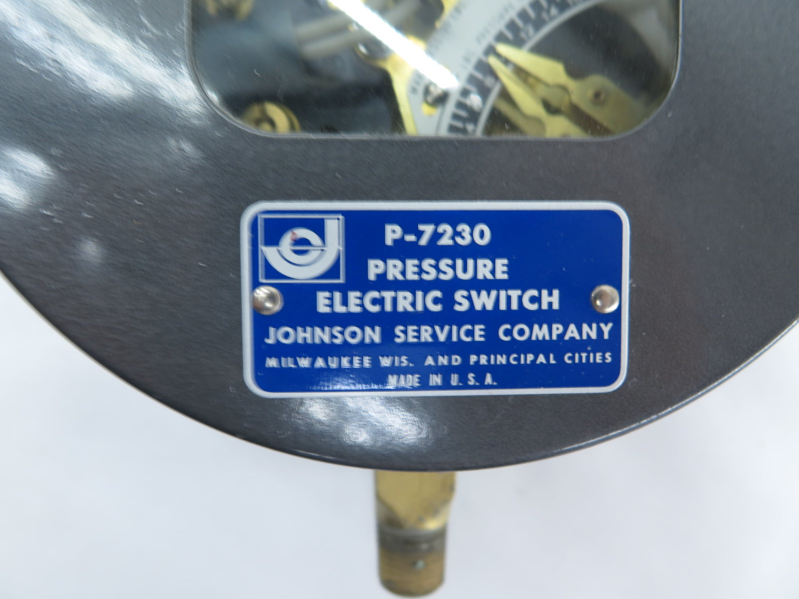 Johnson Controls P-7230 Pressure Electric Switch - Advance Operations