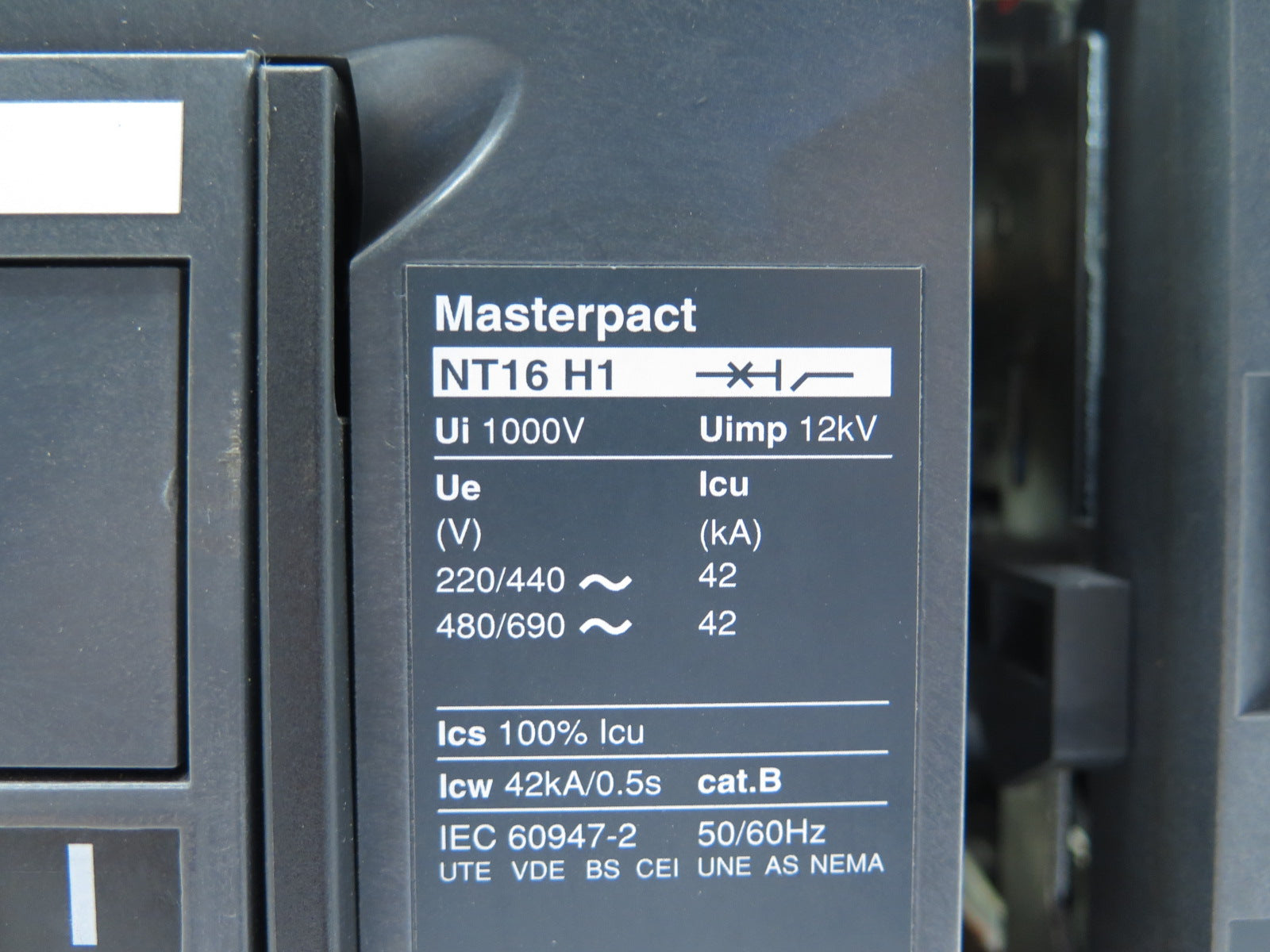 Schneider Electric / Merlin Gerin NT16H1 / NT16 H1 Masterpact Ui 1000V - Advance Operations