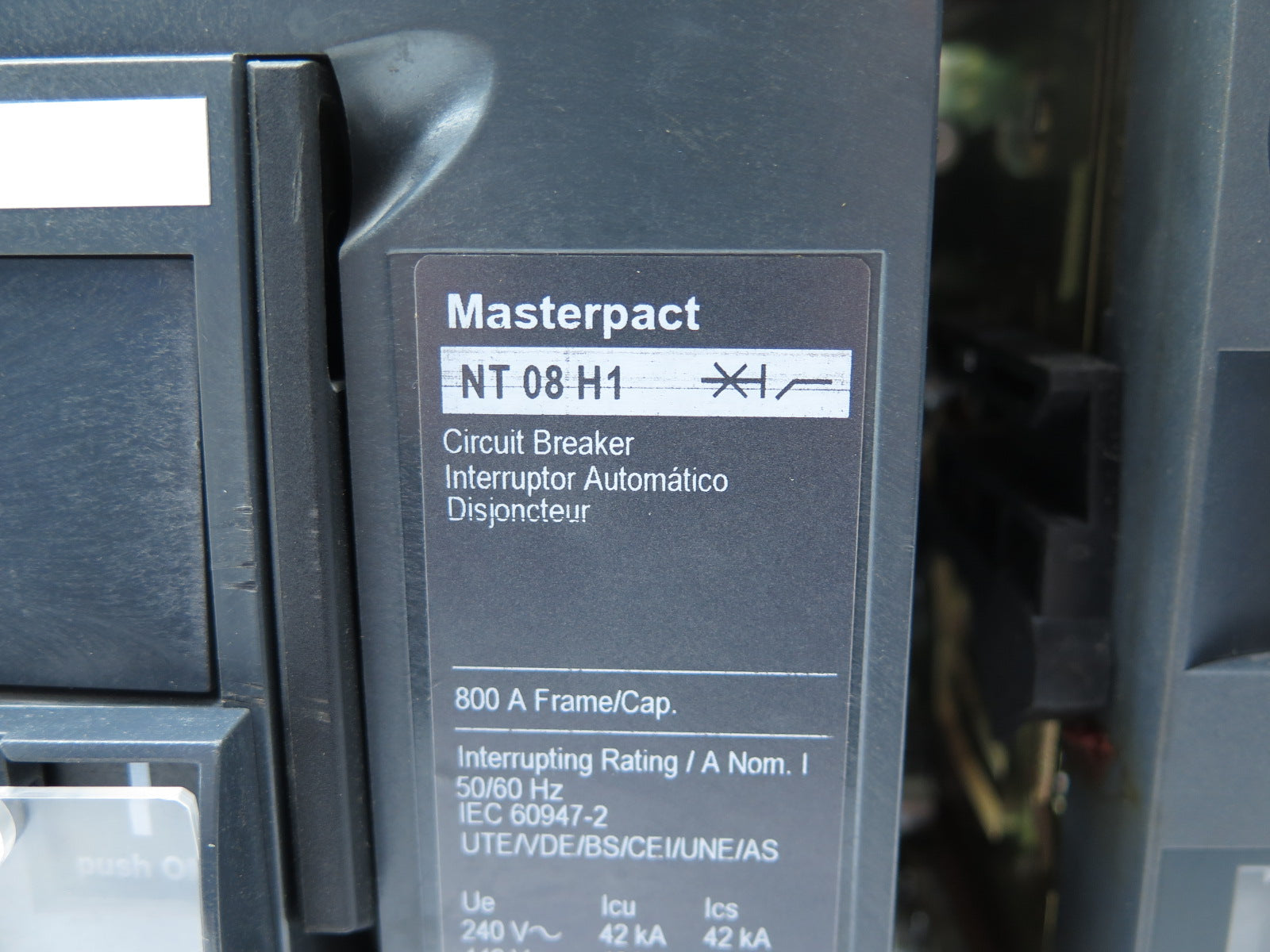 Schneider / Merlin Gerin NT08H1 Masterpact 800A 1000V Circuit Breaker & Lock - Advance Operations