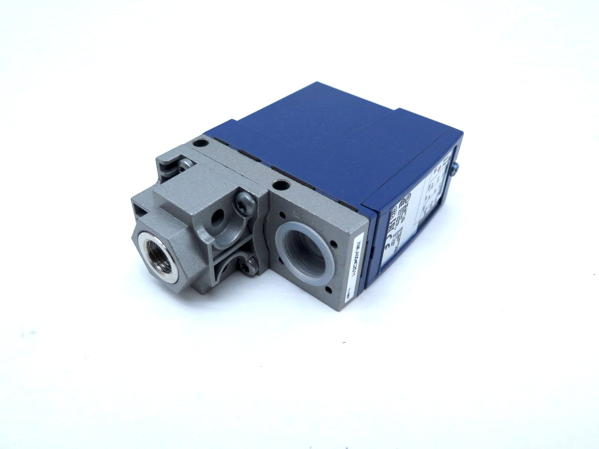 Telemecanique XMLA004C2S11 Pressure Switch / Sensor 4 Bar 58Psi - Advance Operations
