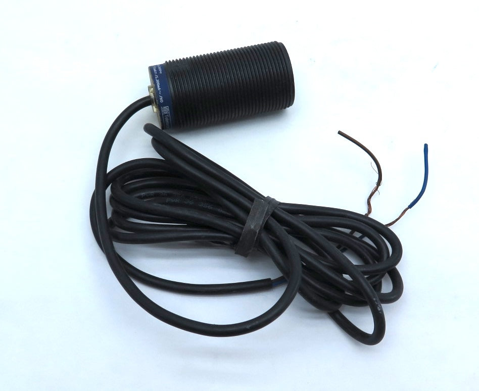 Telemecanique XS4P30MA230 Proximity Switch - Advance Operations