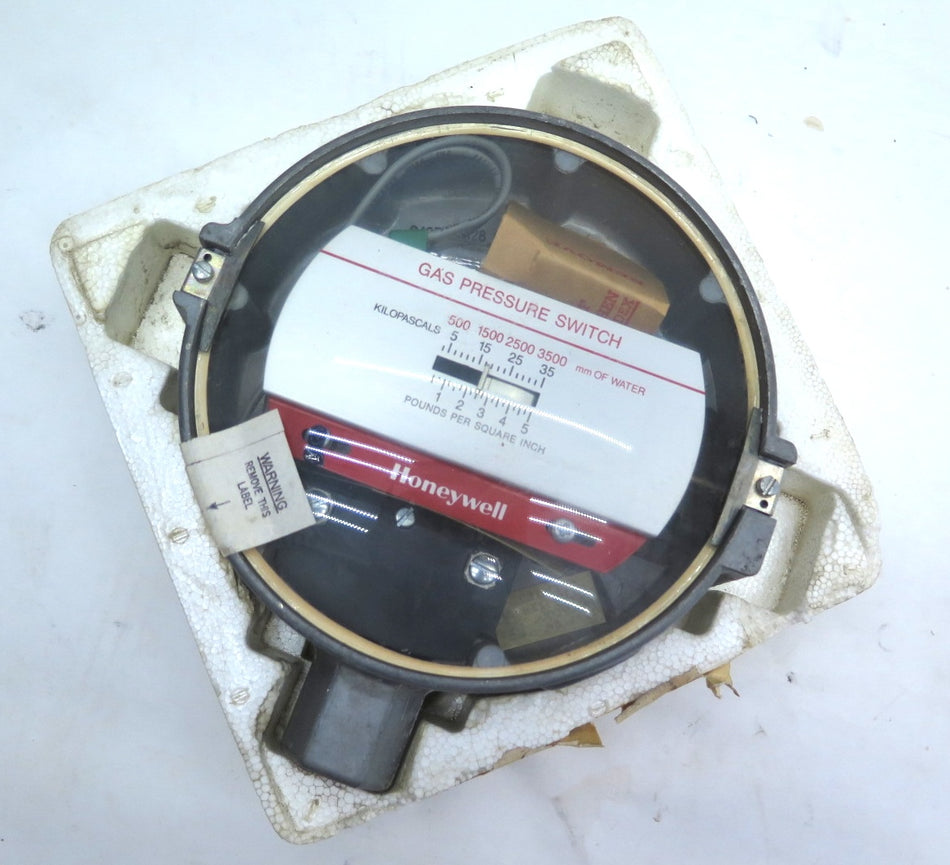 HONEYWELL C437G-1028 GAS/AIR PRESS. SWITCH RANGE 1/2 TO 5 PSIG C437G1028