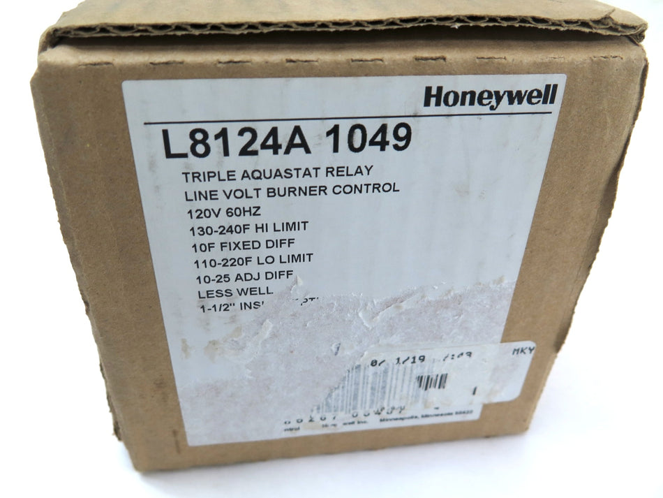 Honeywell L8124A 1049 Triple Aquastat Relay Line Volt Burner Control