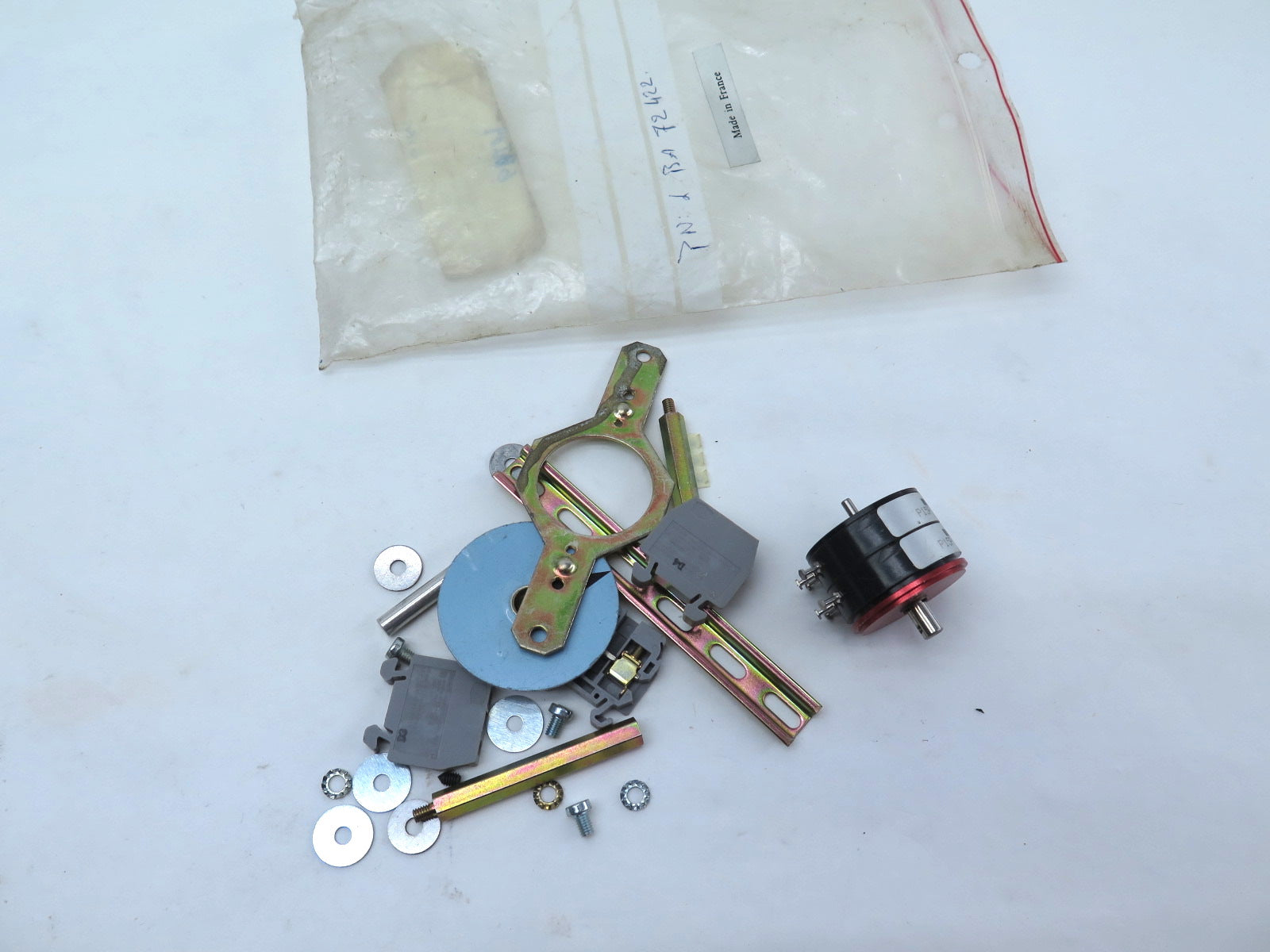 Megatron P15P 15K 14/95 P15P 1K 14/95 Potentiometer - Advance Operations