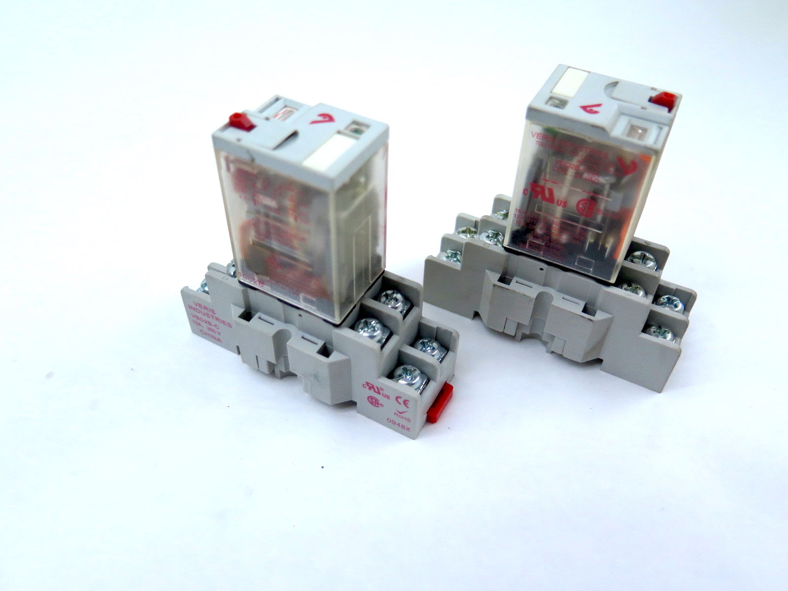 Veris Relay VMD2B-F24A 24 VAC Includes Base LOT OF 2 - Advance Operations