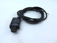 Load image into Gallery viewer, Allen-Bradley 42KL-U2TC-A2 Retroreflective Photoelectric Sensor
