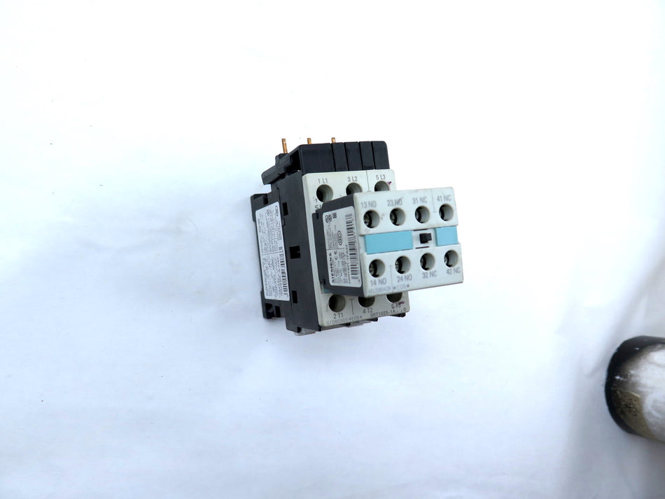 Siemens 3RT1025-1A Contactor With Auxiliary Contact Block - Advance Operations