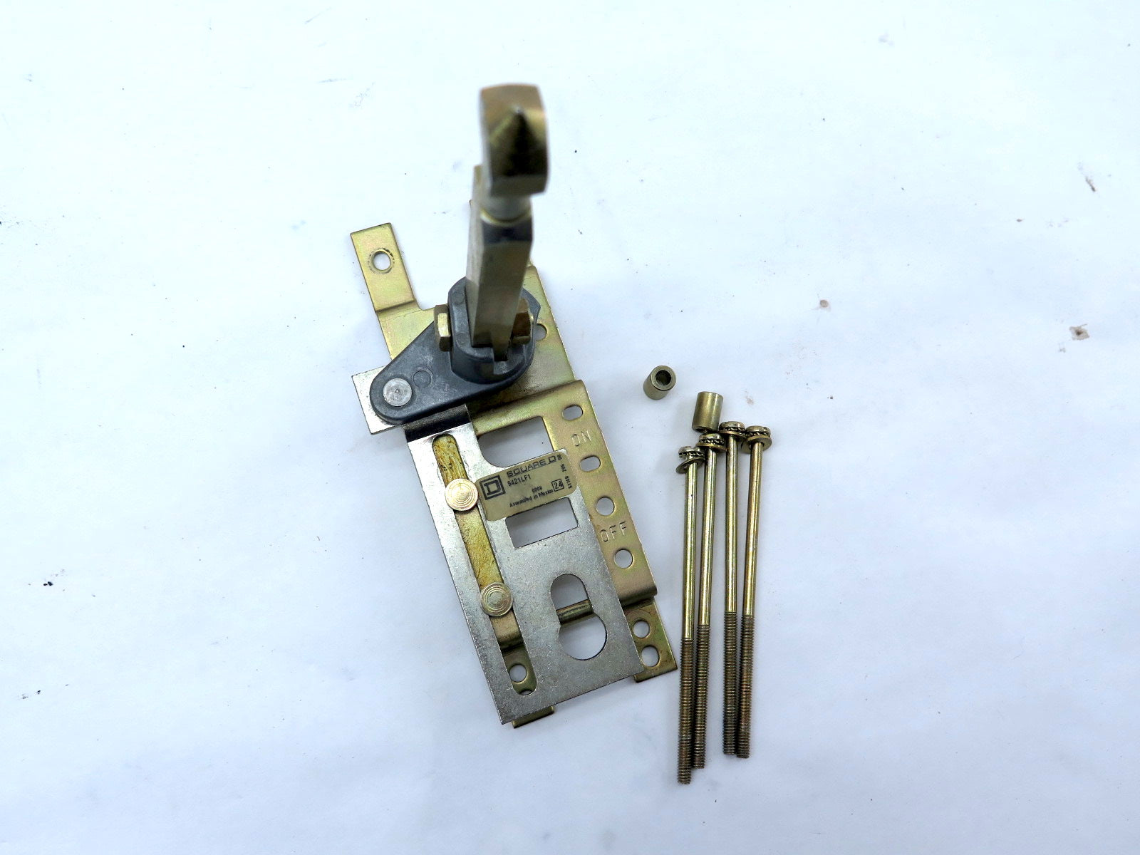 Square D 9421F1 Shaft Operating Mechanism - Advance Operations