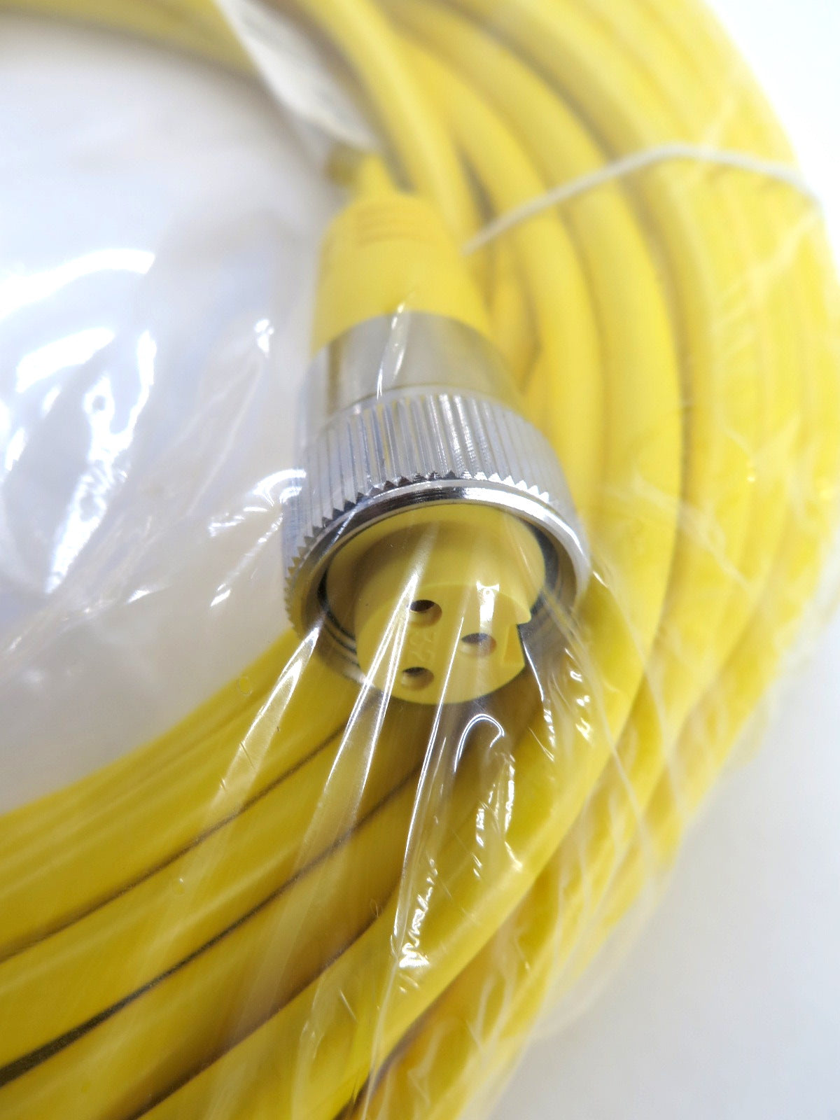 Mencom MINC-3FPX-20M Cordset 3 Pole Female - Advance Operations