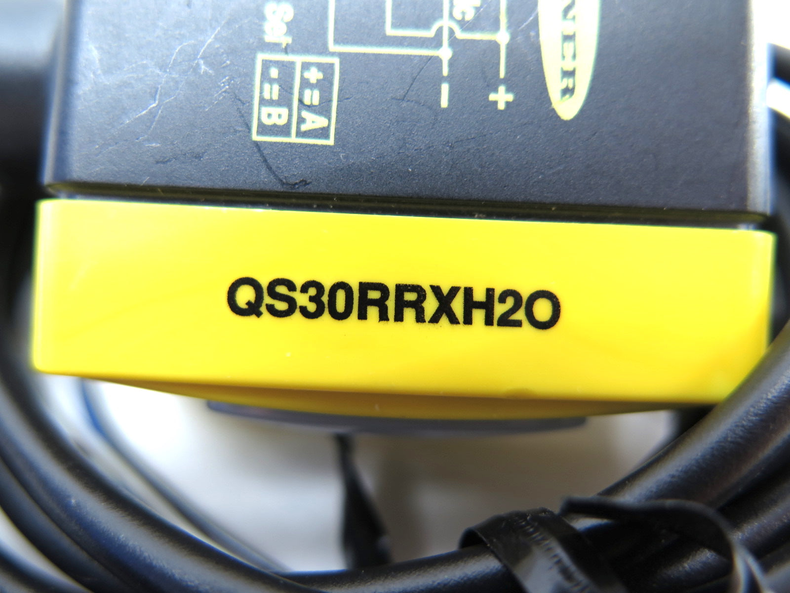 Banner QS30RRXH2O Photoelectric Sensor - Advance Operations