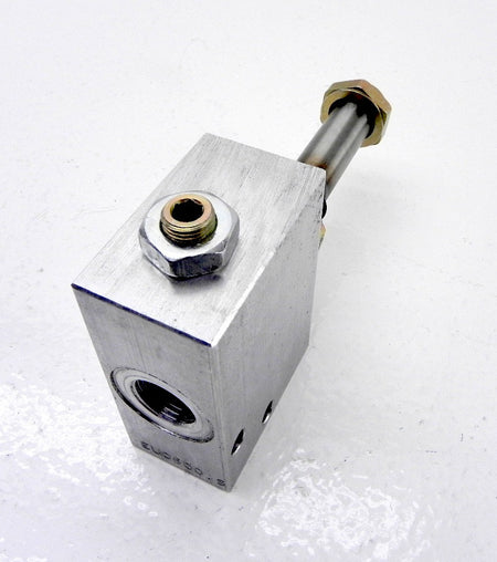 Techmo Car Oil Control Valve J3EZ009 - Advance Operations