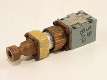 Load image into Gallery viewer, Parker Pressure Regulator PXMJB118012 - Advance Operations
