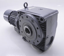 Load image into Gallery viewer, Flender Motox Worm Gearmotor CAZ61 M1P4 D7.5 - Advance Operations
