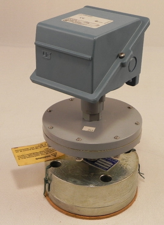 United Electric Pressure Switch w/ Seal J402-522 - Advance Operations