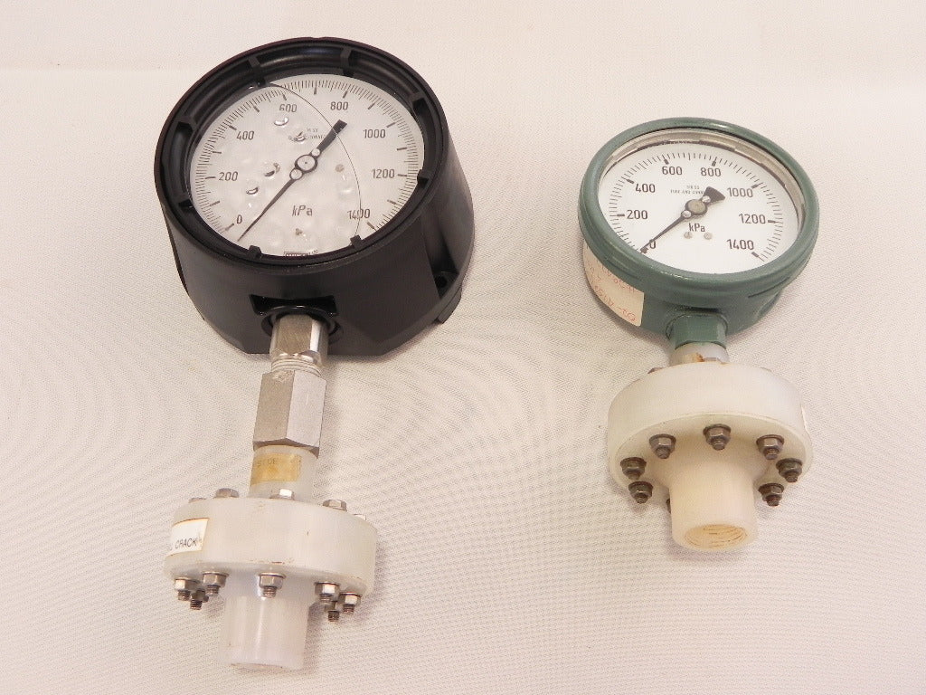 Wika Pressure Gauge w/ Diaphragm 0-1400 kPa (Lot of 2) - Advance Operations