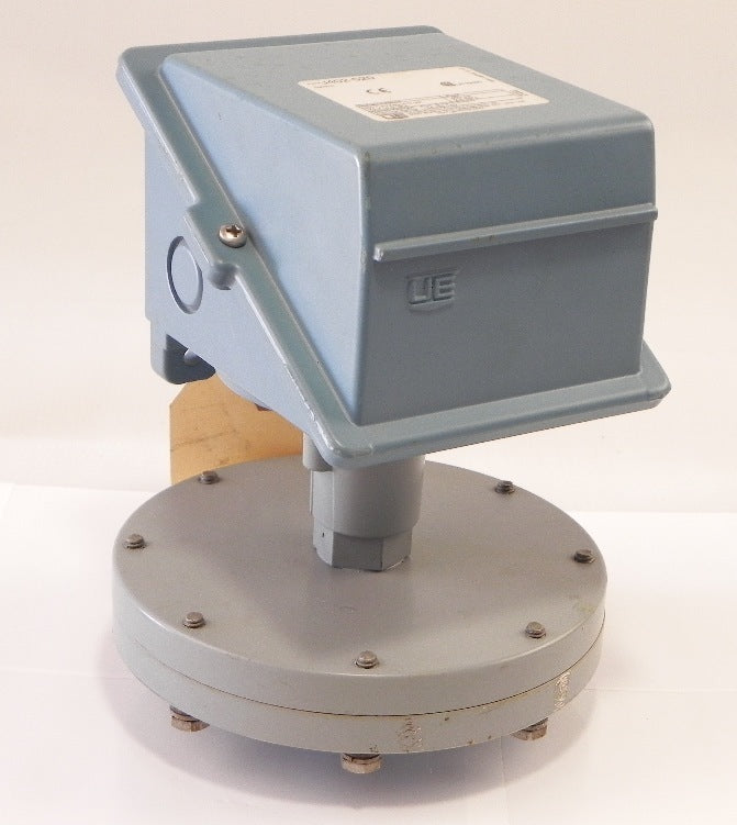 United Electric Pressure Switch J402-520 BUna N Diaphragm and Seal - Advance Operations