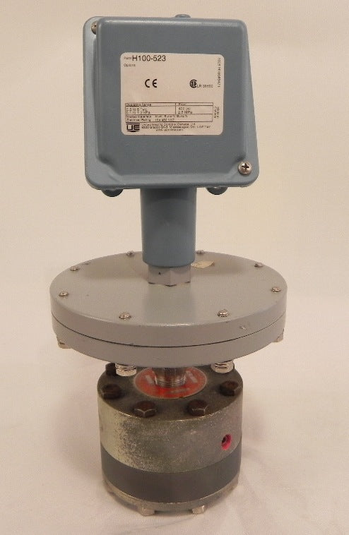 UE / Ametek Pressure Switch w/ Liquid Filled Viton Diaphragm H100-523 / LB - Advance Operations