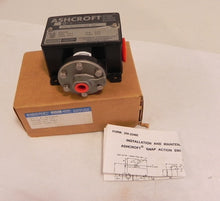 Load image into Gallery viewer, Ashcroft / Dresser Snap Action Switch B424B - Advance Operations
