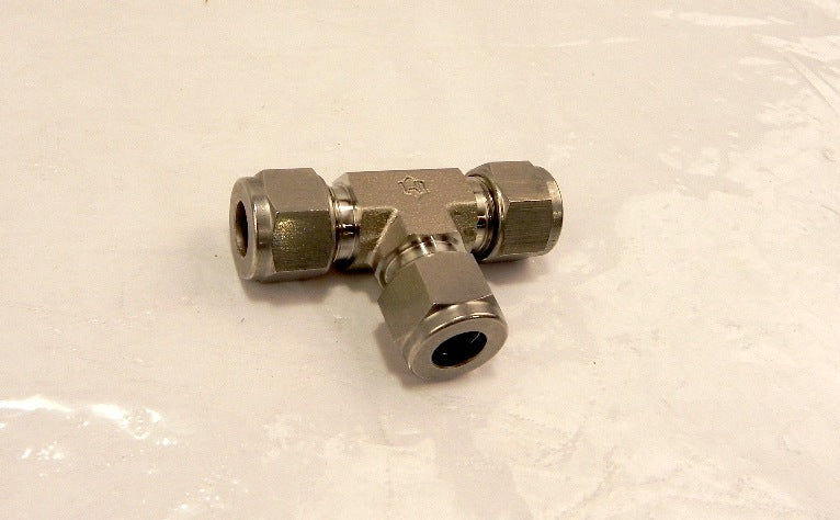 Ham-Let Tees Let-Lok 764L SS 10MM  (Box of 5) - Advance Operations