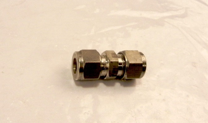 Ham-Let Straights Union Let-Lok 762L SS 10MM ( 12 ) - Advance Operations