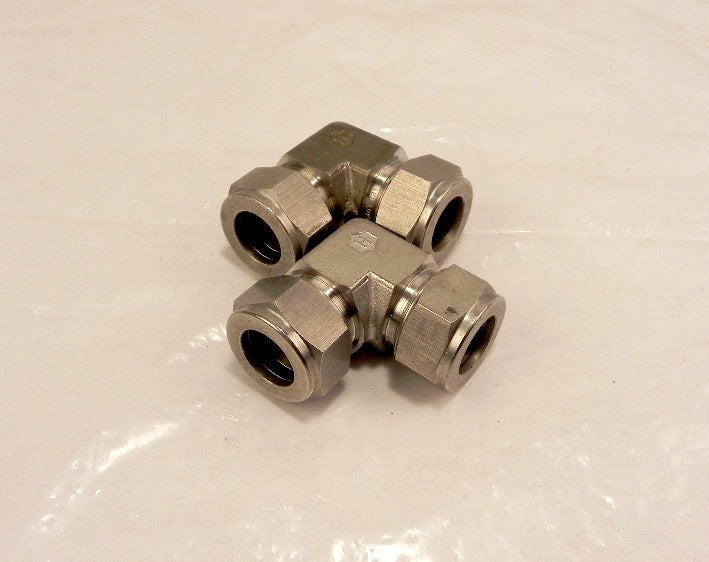 Ham-Let Elbows Let-Lok Fitting Union 765L SS 18MM (2) - Advance Operations