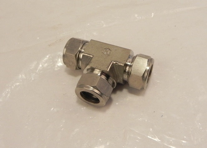 Ham-Let Tees Let-Lok Fitting Union 764L SS 20mm (1) - Advance Operations