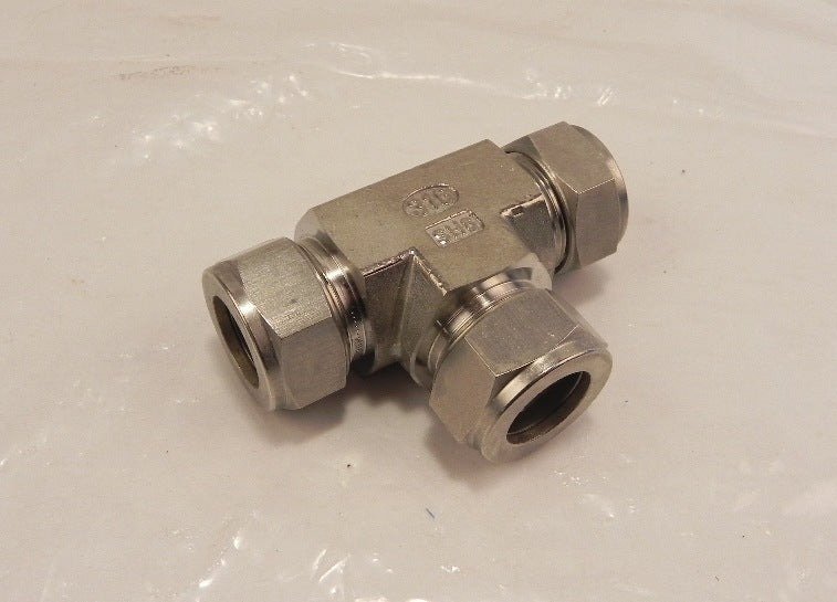 Ham-Let Tees Let-Lok Fitting Union 764L SS 22mm - Advance Operations