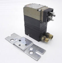 Load image into Gallery viewer, Fairchild Electro Pneumatic Transducer TDCI7800-401 - Advance Operations
