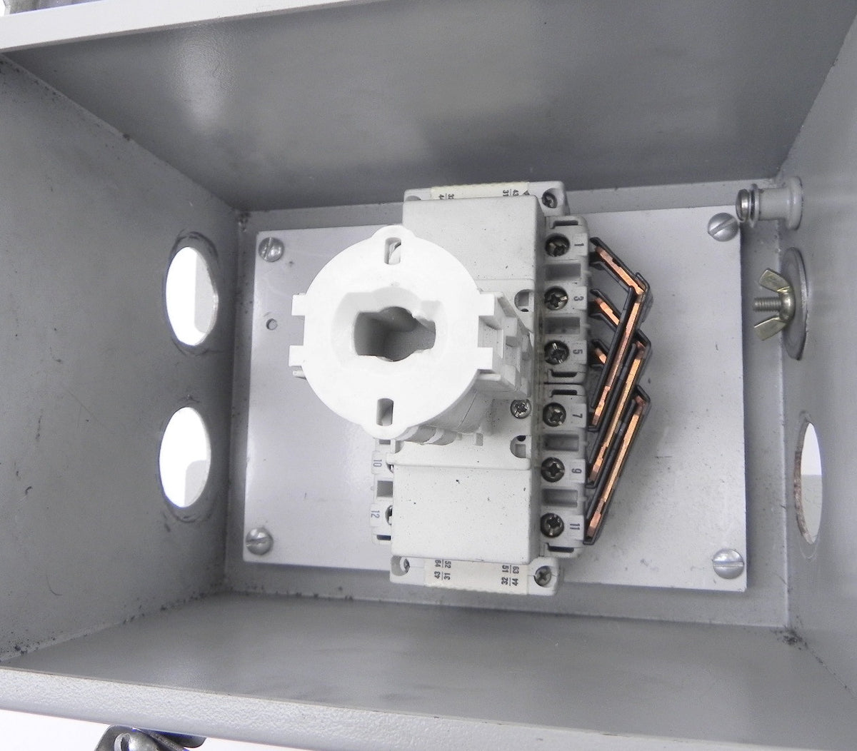 Hammond Enclosure + Load switch 1414PHG6 194E-A53-3753A - Advance Operations