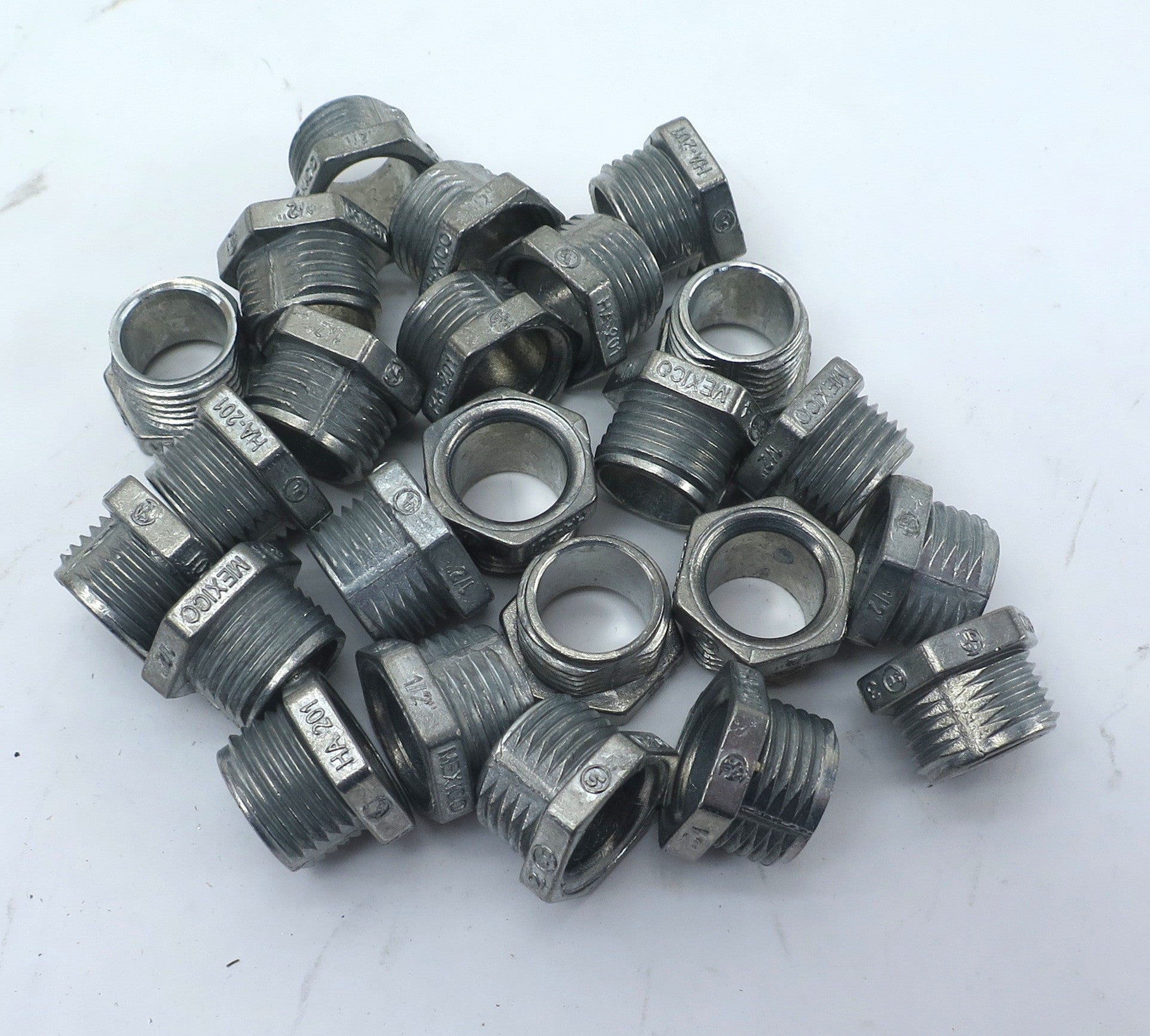 Thomas & Betts Conduit Nipple CI8004  1/2" (Lot of 24) - Advance Operations