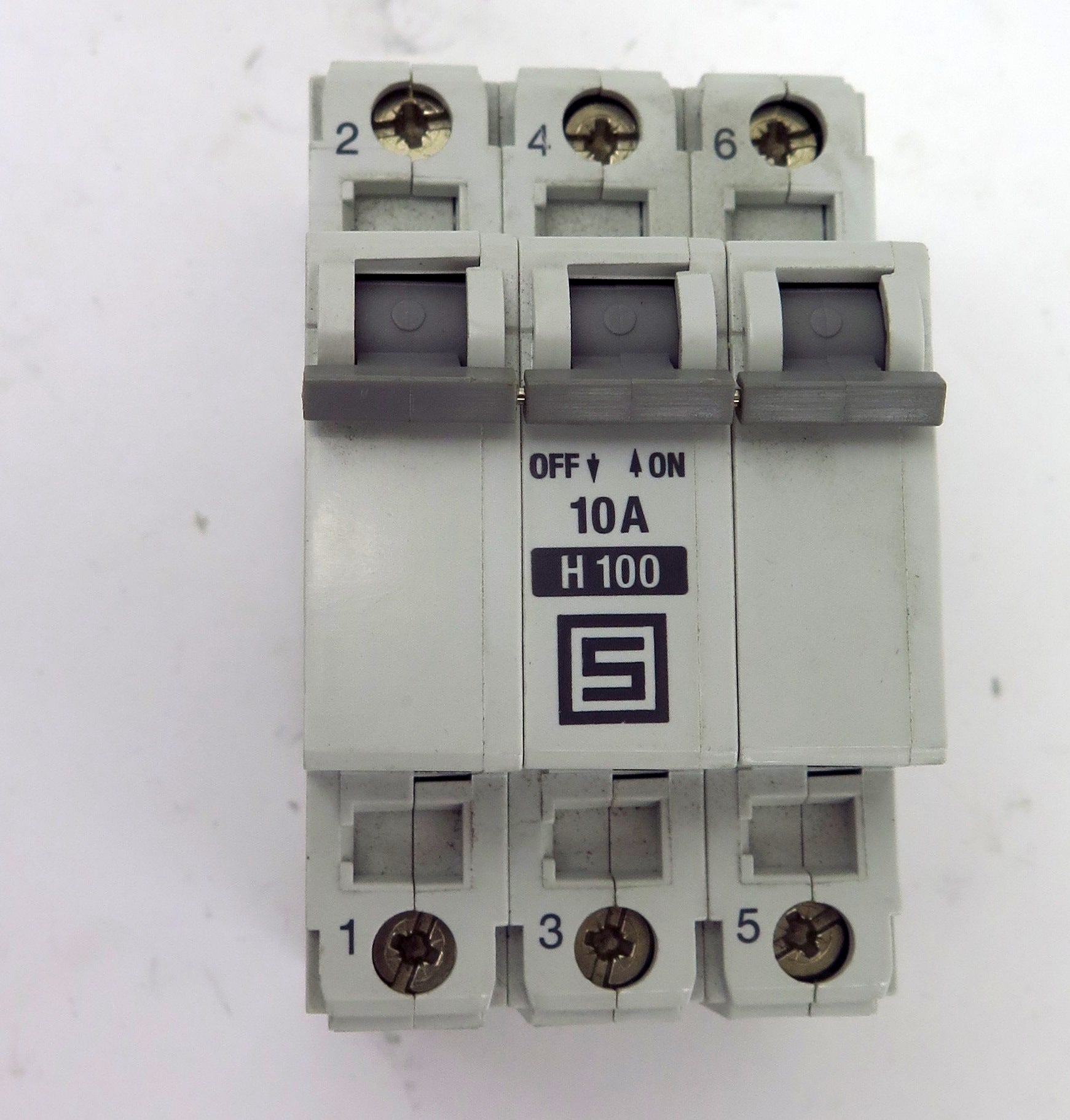 Schurter Circuit Breaker AS168X-CB3 10A 3 Pole - Advance Operations