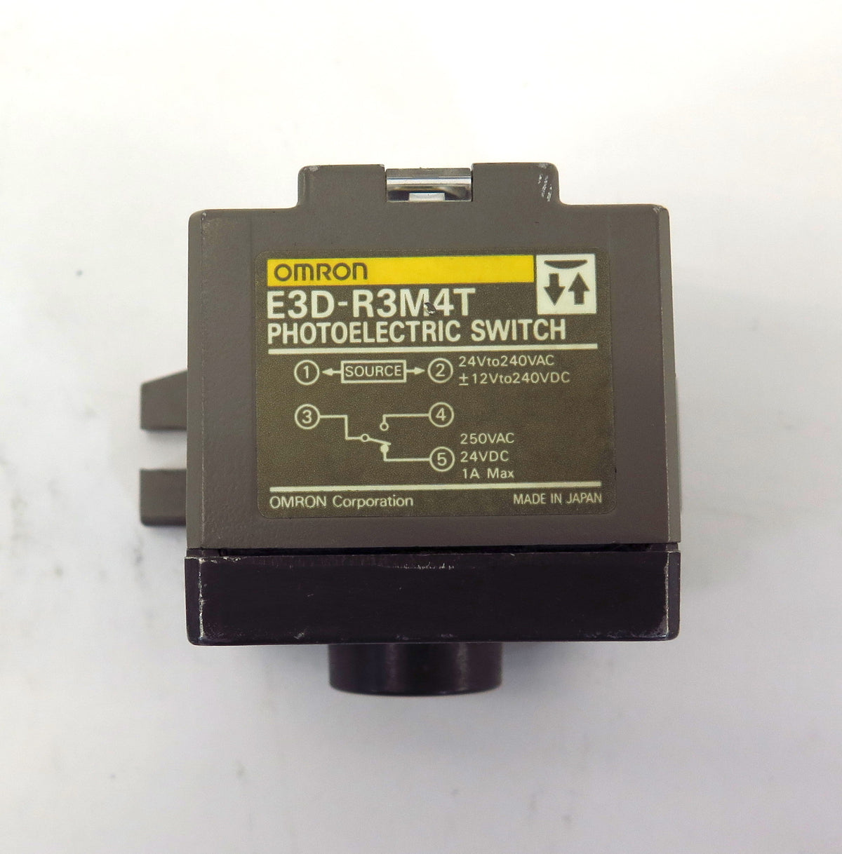 Omron Photoelectric Switch E3D-R3M4T - Advance Operations