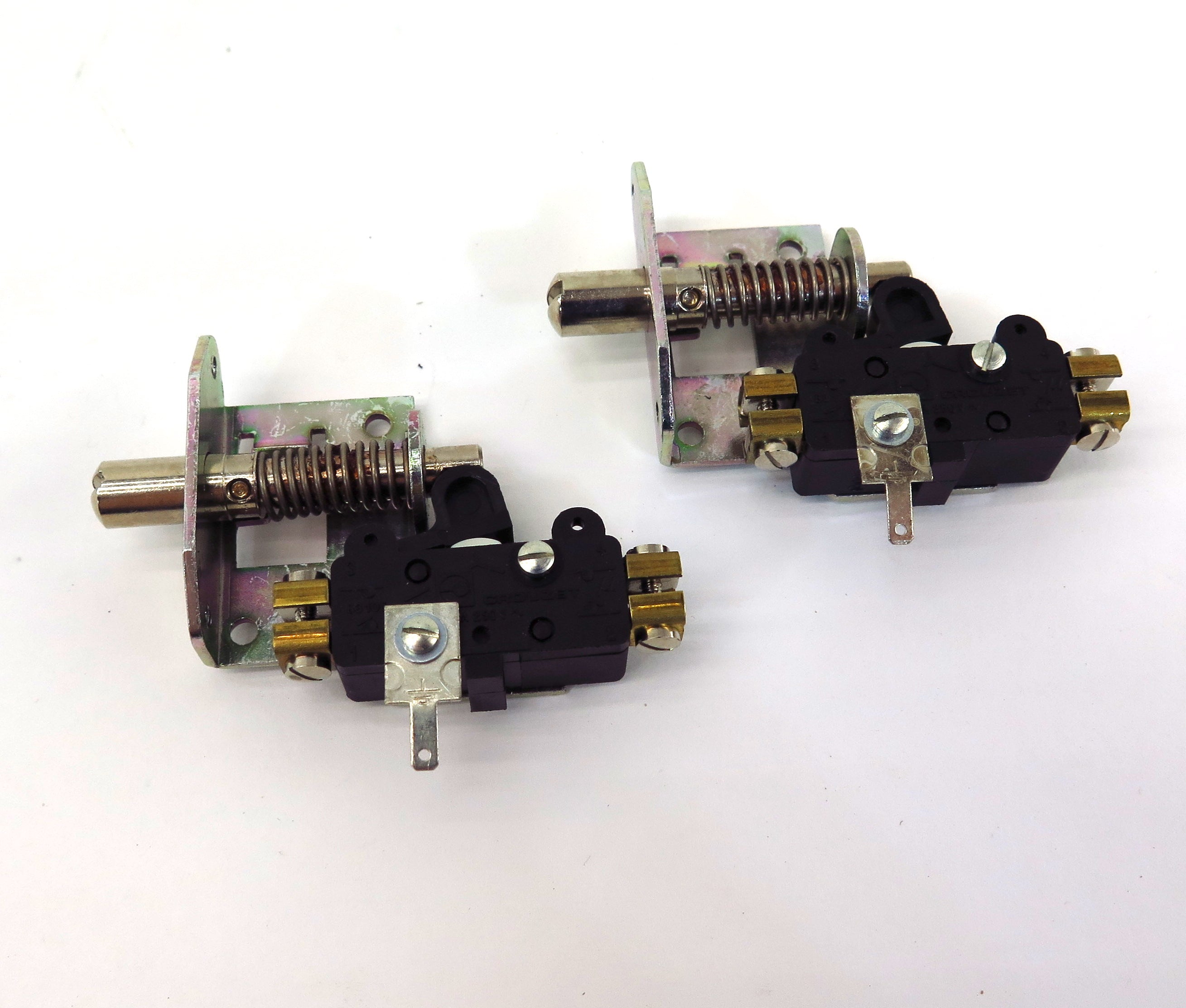 Crouzet Heavy Duty 835230 Door Switch With Latching Function 1 Pole 250VAC (2) - Advance Operations
