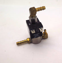 Load image into Gallery viewer, Parker Solenoid Valve 15-200470-004 &quot;D&quot; 10 Psi 110/120V - Advance Operations
