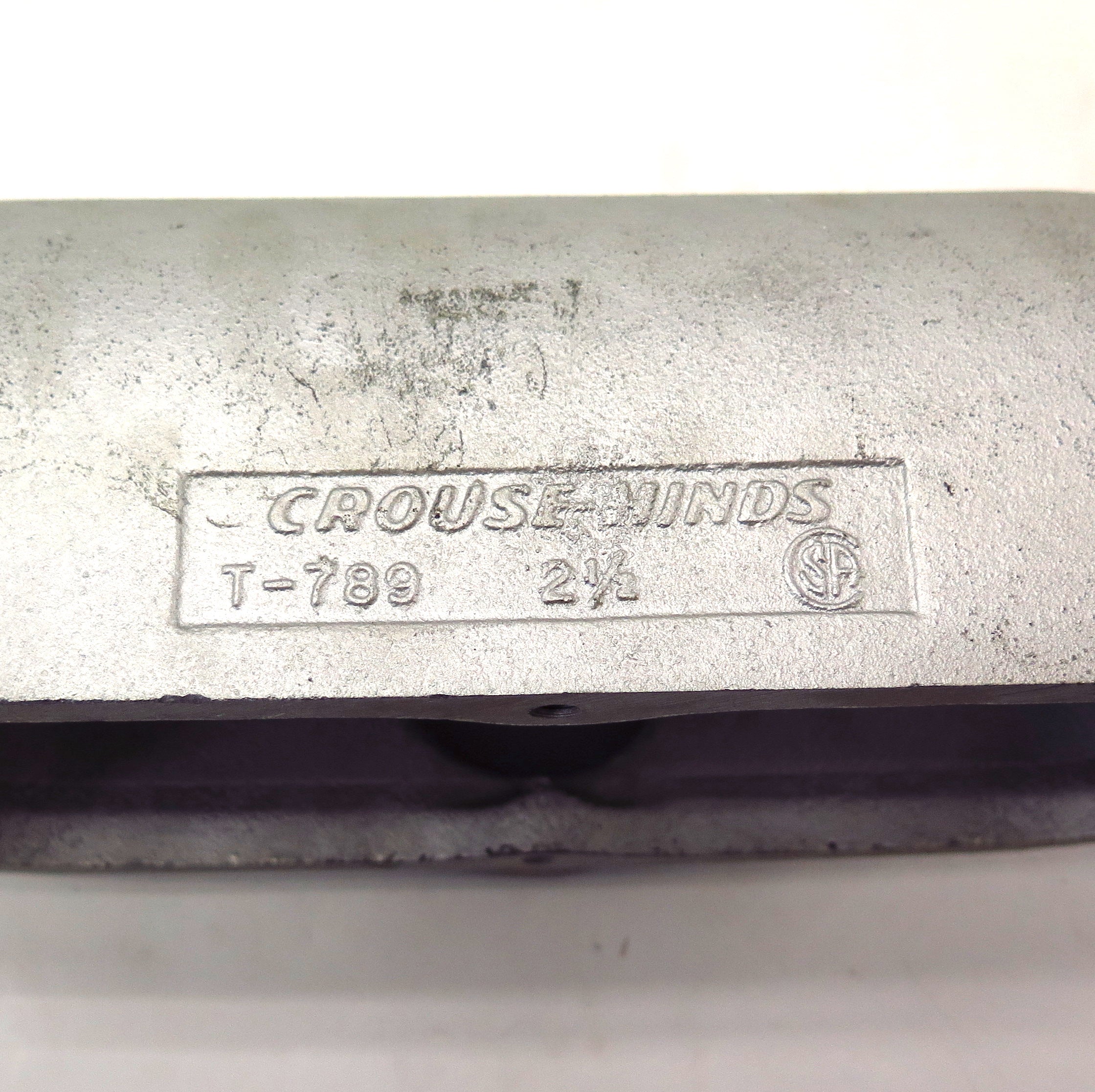 Crouse-Hinds T-789 Ductile Iron Condulet Conduit 2-1/2" With Steel Cover - Advance Operations