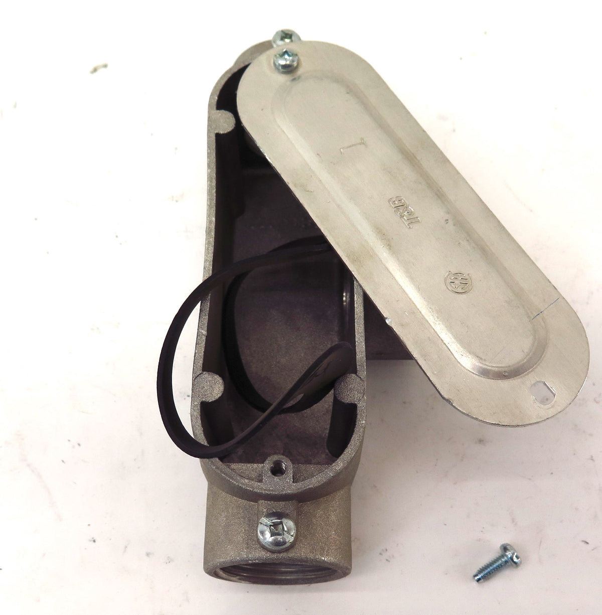 Thomas & Betts Aluminum Rigid Condulet T 1" (2) - Advance Operations