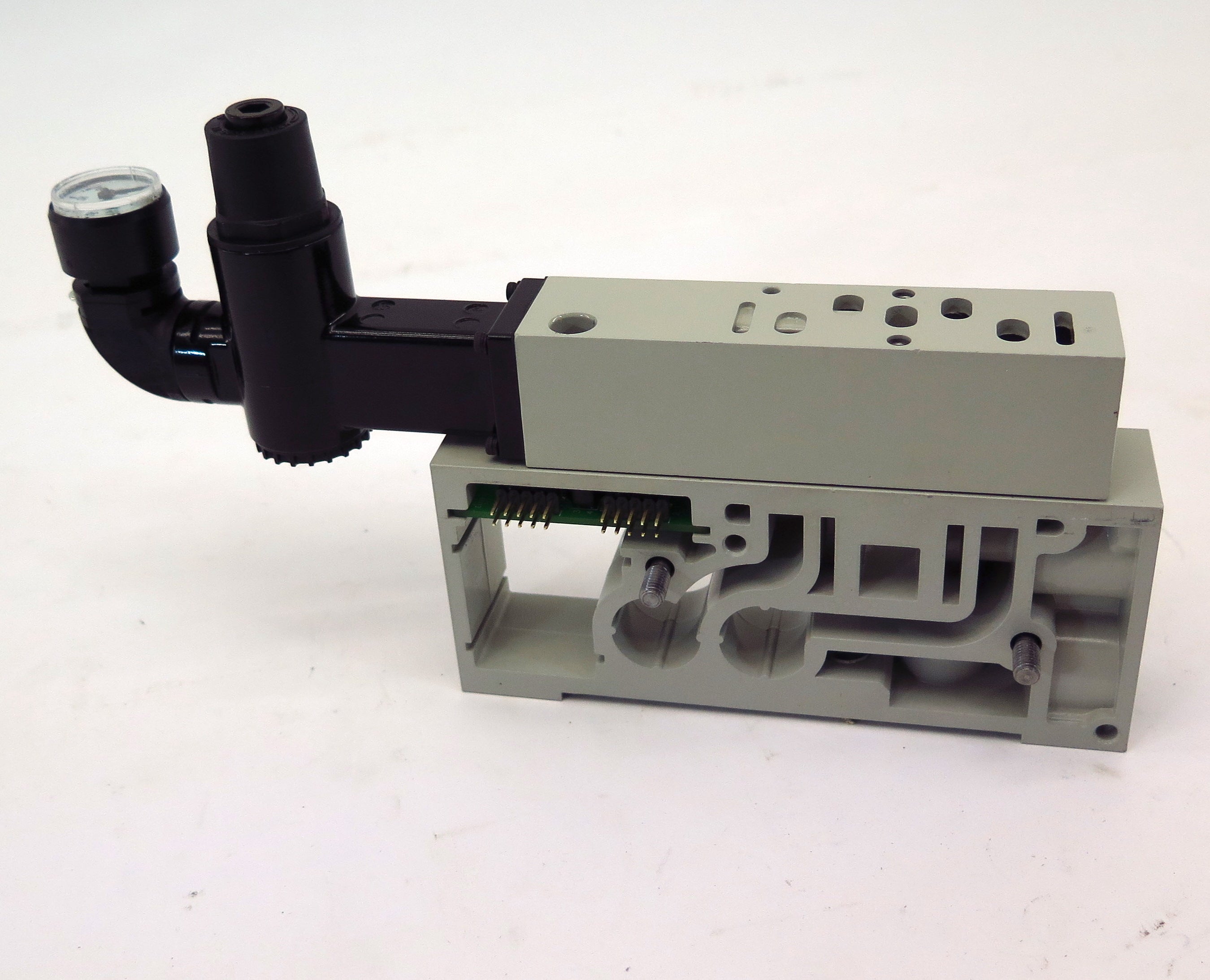 Numatics Pneumatic Valve I63RS4Z2JN16W00 with Base 5-60 Psi - Advance Operations