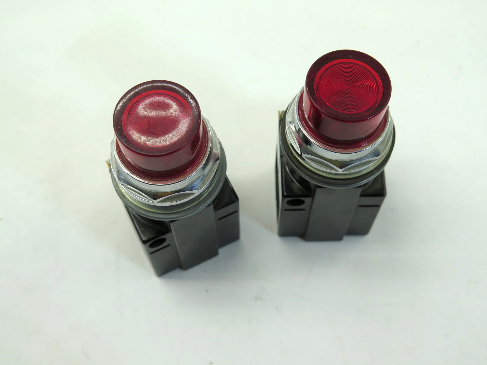 Furnas 52PA4E2 Pilot Red Light 120VAC/VDC Lot of 2 - Advance Operations