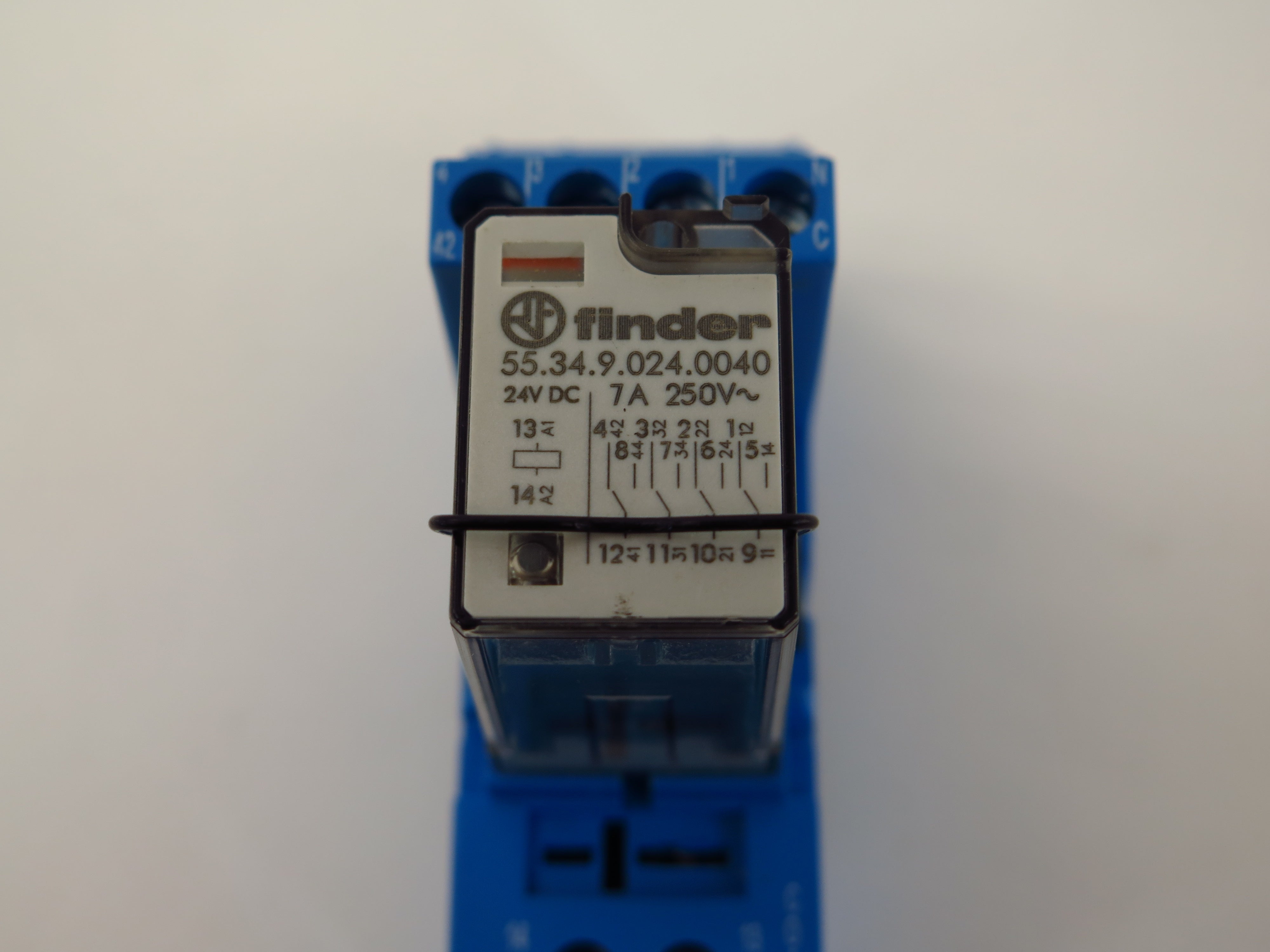 Finder Relay Type 55.34.9.024.0040 Base Type 95.04 250V 7A - Advance Operations