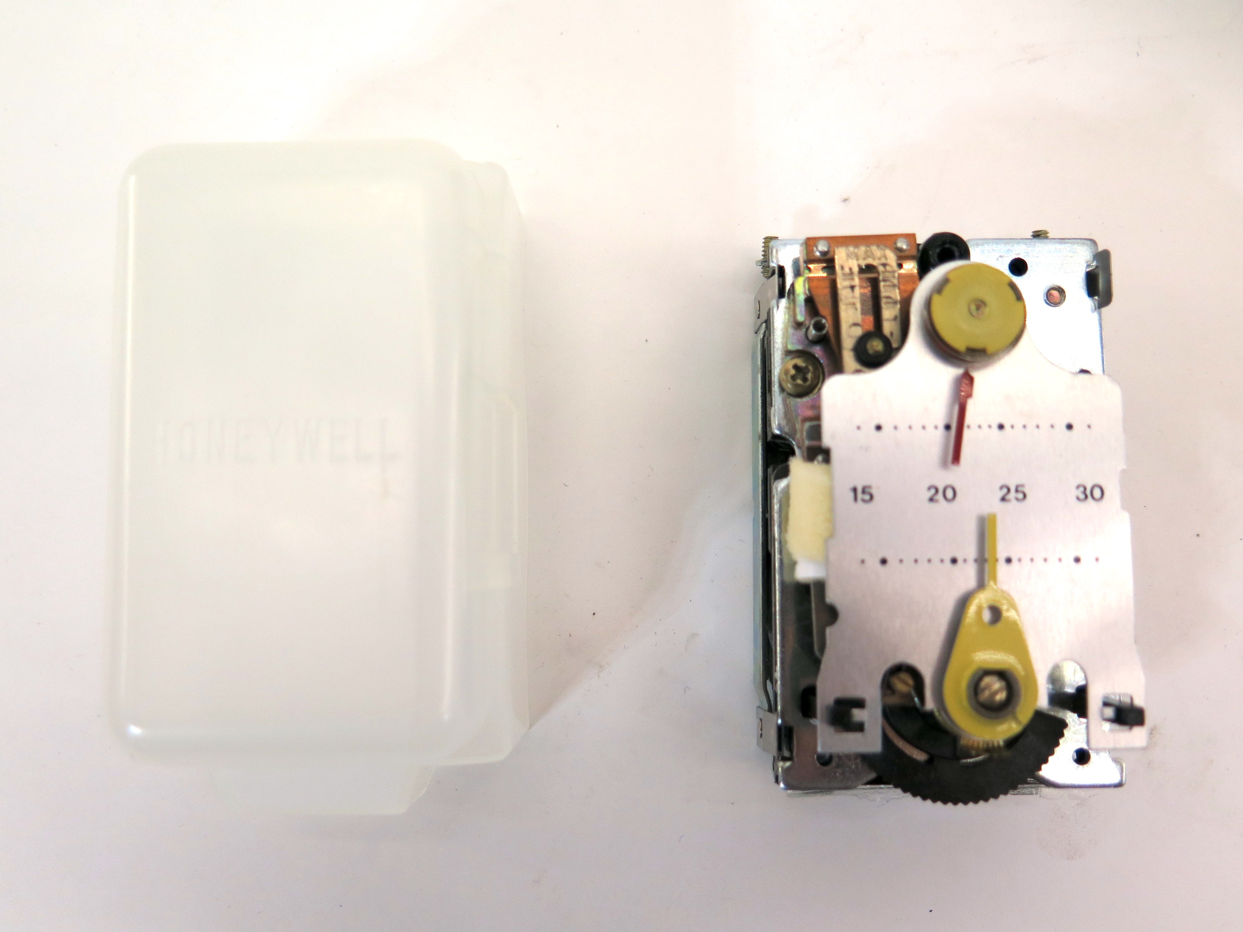 Honeywell TP970A1020 Pneumatic Thermostat Reverse Acting Range 15-30C - Advance Operations