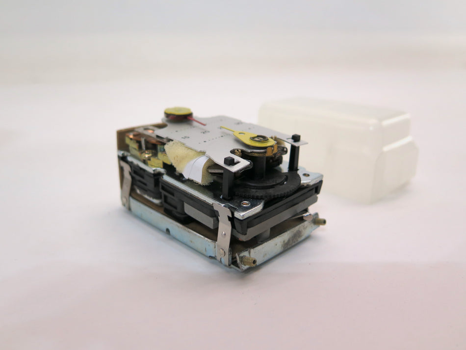 Honeywell TP971A1052 Pneumatic Thermostat Reverse Acting Range 15-30C - Advance Operations