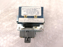 Load image into Gallery viewer, Honeywell P658B 1004 Pressure Switch 25A 125-250-480Vac Set Pint 4 PSI New - Advance Operations
